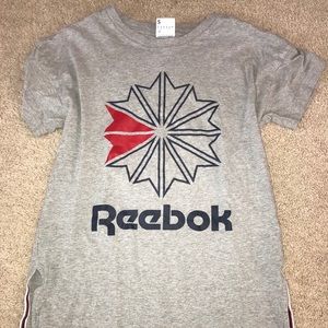 grey reebok t-shirt